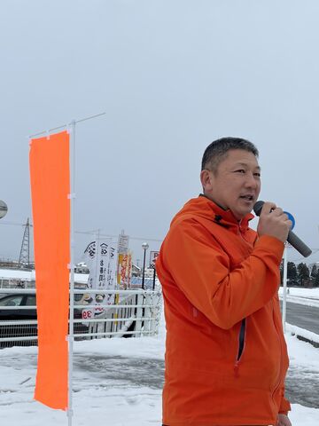 元日、街頭演説中の吉田豊史 元日、街頭演説中の吉田豊史
